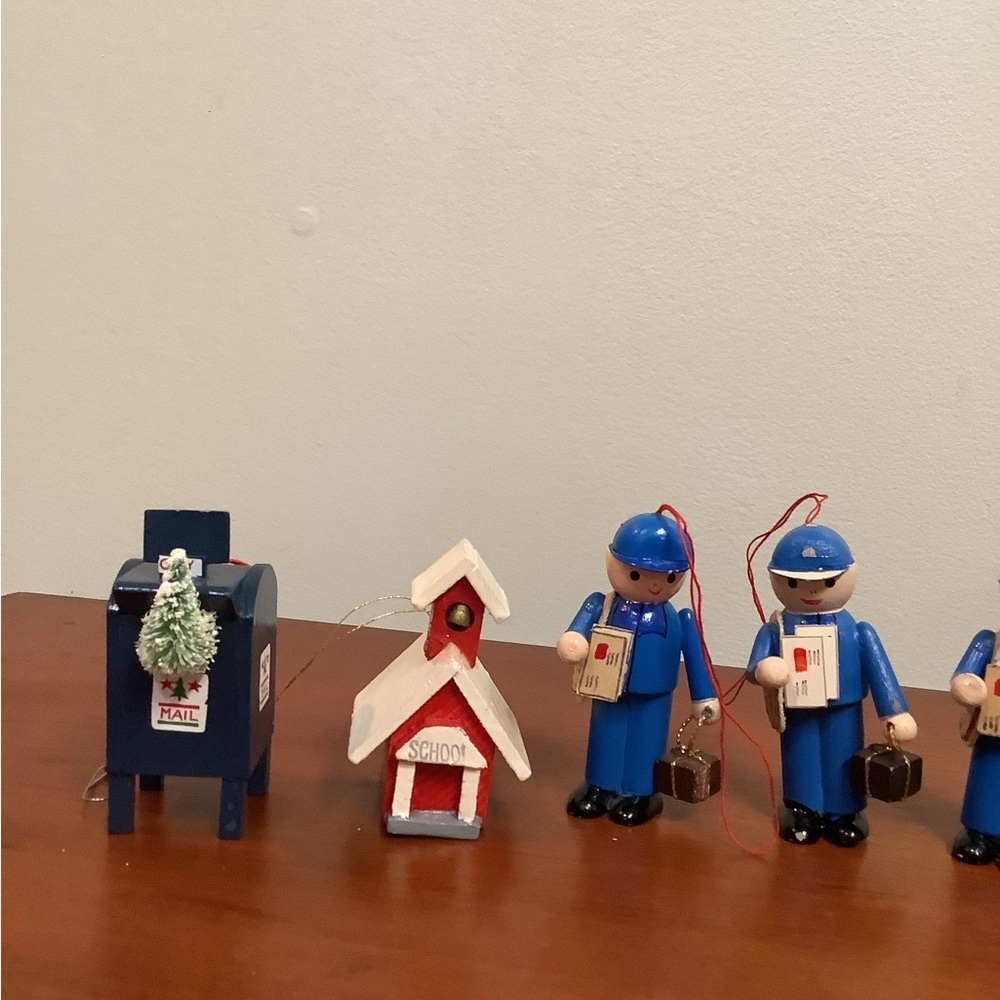 Set of Vintage Ornaments - Picture 4 of 4
